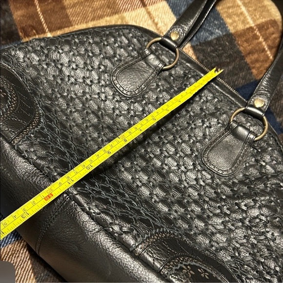 Elliott Lucca Black Woven Shoulder Bag - Picture 9 of 12